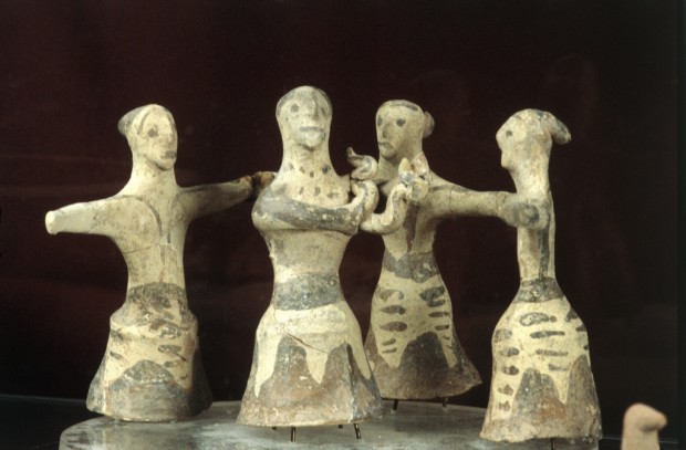 danzatrici terracotta palecastro creta danza