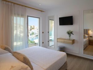 Golden Luxury Suites2