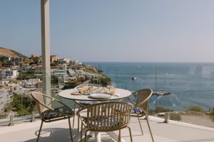 Golden Luxury Suites5